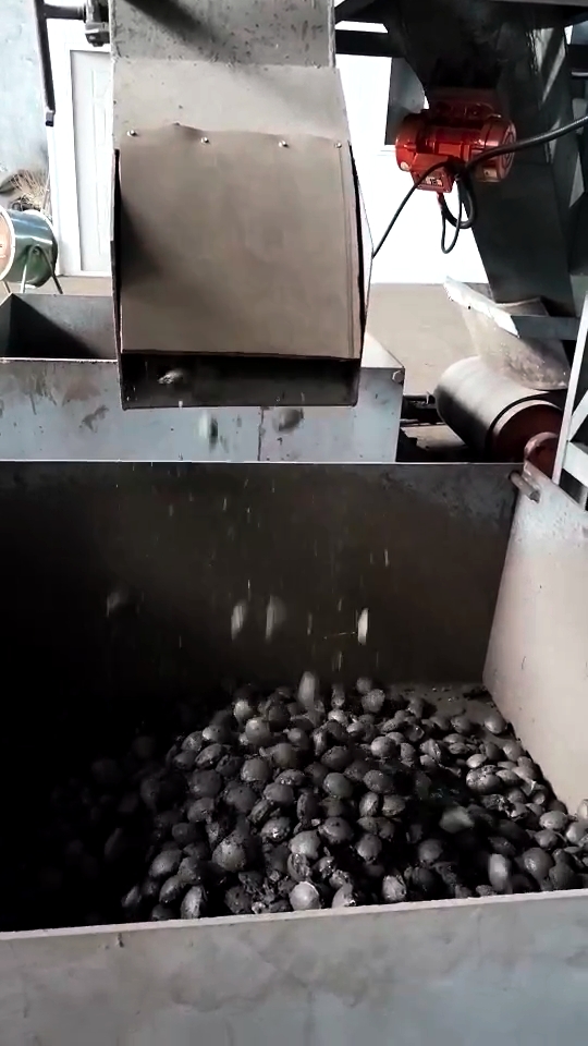 如何用粘合劑降低球團(tuán)返礦率？